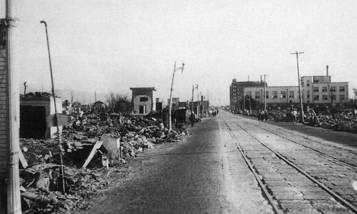 〈Scenes of Toyama City and Products at the Time of Founding〉